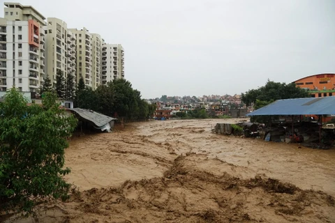 Mưa lớn kéo dài gây ngập lụt tại Kathmandu (Nepal) ngày 28/9/2024. (Ảnh: THX/TTXVN)