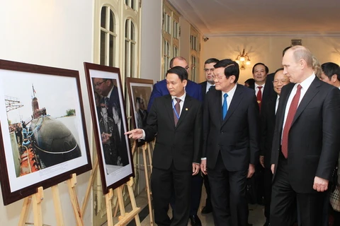 Nguyên thủ Việt Nam, Nga dự triển lãm ảnh quan hệ hai nước