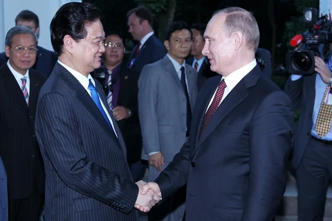 Thủ tướng Nguyễn Tấn Dũng hội kiến với Tổng thống Liên bang Nga, Vladimir Putin đang trong chuyến thăm cấp Nhà nước tới Việt Nam. (Ảnh: Đức Tám/TTXVN)