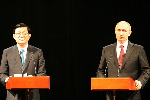 Chủ tịch nước Trương Tấn Sang và Tổng thống Liên bang Nga, Ngài Vladimir Putin đã dự và phát biểu tại Lễ khai mạc Những ngày Văn hóa Nga tại Việt Nam. (Ảnh: Nguyễn Khang/TTXVN) 