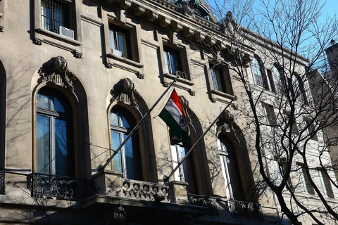 Tòa nhà Tổng lãnh sự Ấn Độ tại thành phố New York ngày 18/12. (Nguồn: AFP/TTXVN)
