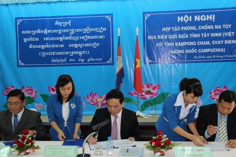 Hợp tác kiểm soát ma túy biên giới Việt Nam-Campuchia 
