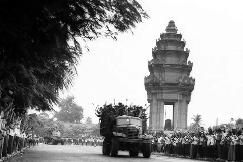 "Quân tình nguyện Việt Nam giúp hồi sinh dân tộc Campuchia"