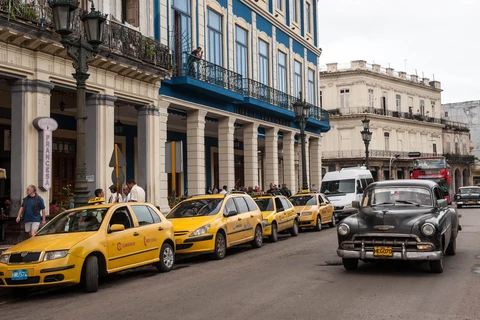 Xe taxi trên đường phố ở thủ đô Havana, Cuba ngày 8/1. (Nguồn: AFP/TTXVN)