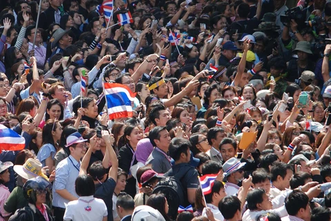 Người biểu tình Thái Lan tấn công Trụ sở cảnh sát quốc gia