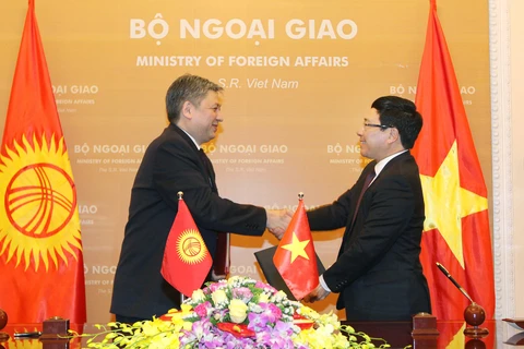 Tổng thống Kyrgyzstan mời Chủ tịch nước thăm chính thức