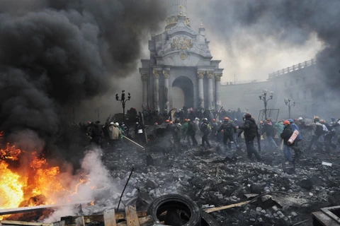 Người biểu tình tuyên bố kiểm soát hoàn toàn Kiev 