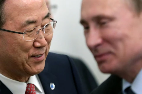 Tổng thư ký Liên hợp quốc Ban Ki-moon (và Tổng thống Nga Vladimir Putin gặp nhau ở Sochi, tháng 5/2013. (Nguồn: AP)