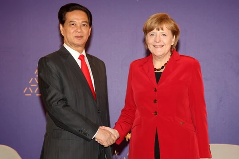 Bà Merkel mời Thủ tướng Nguyễn Tấn Dũng thăm Đức
