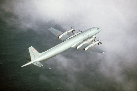 Máy bay chiến đấu Nhật Bản chặn máy bay quân sự Nga 