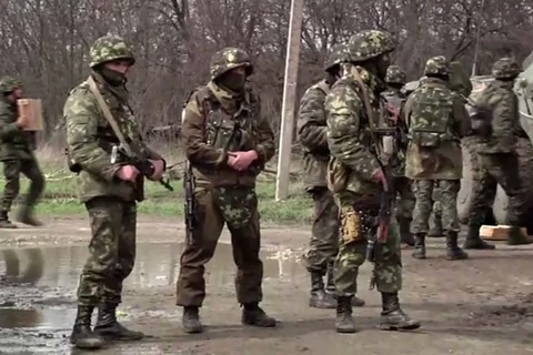 [Video] Quân Ukraine tìm cách chiếm sân bay ở Kramatorsk 