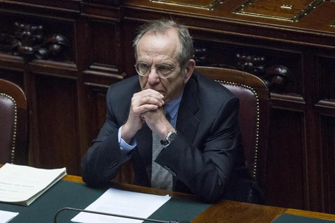 Italy đề nghị EU cho lùi hạn cắt giảm thâm hụt ngân sách