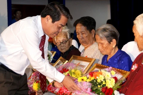Cà Mau: 158 bà mẹ được phong Bà mẹ Việt Nam anh hùng 