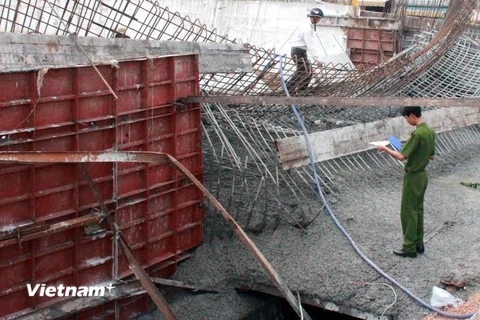 Bình Dương: Sập công trình cầu vượt, 1 công nhân thiệt mạng