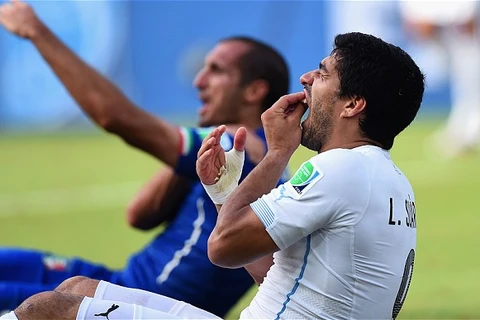 Luis Suarez có thể thoát án phạt của FIFA nếu tới Kosovo