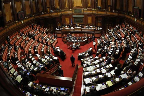 Italy cải cách luật bầu cử, giảm số thành viên thượng viện