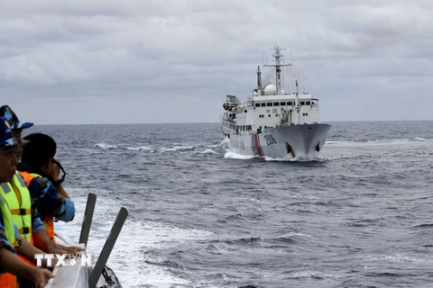 Trung Quốc duy trì 6 tàu quân sự xung quanh giàn khoan