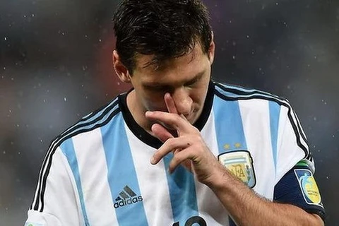 Gary Lineker: Messi không thể so sánh với Diego Maradona