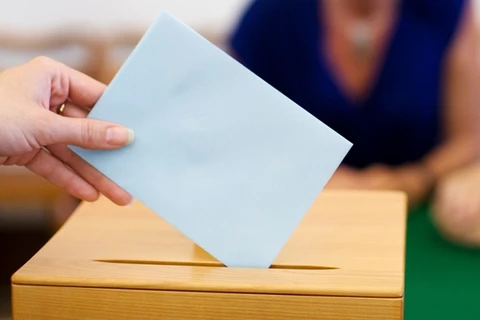 Cứ tri Slovenia đi bỏ phiếu tổng tuyển cử trước thời hạn