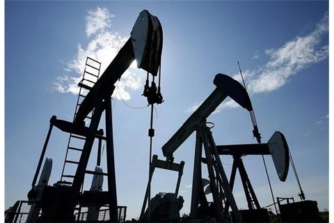 Lo ngại khó khăn trong nguồn cung đẩy giá dầu thế giới đi lên