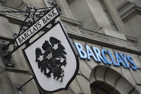 Hai "đại gia" ngân hàng Barclays, Deutsche Bank bị tố trốn thuế