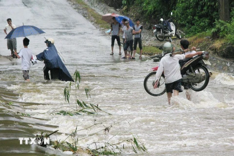 Thủ tướng chỉ đạo khắc phục hậu quả bão số 2 ở miền Bắc