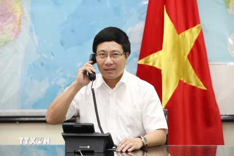 Phó Thủ tướng Phạm Bình Minh điện đàm với Ngoại trưởng Pháp