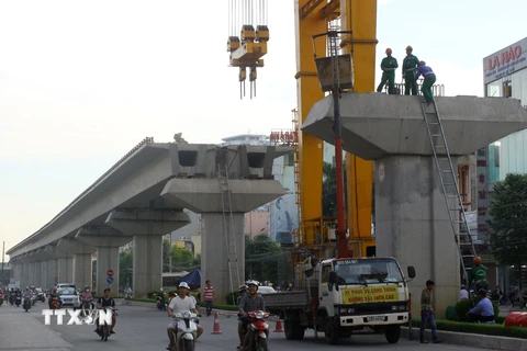 Hà Nội phân luồng giao thông trên đường Bưởi và Quang Trung