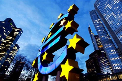 Thấm đòn trừng phạt từ Nga, các đầu tàu kinh tế Eurozone “hụt hơi”