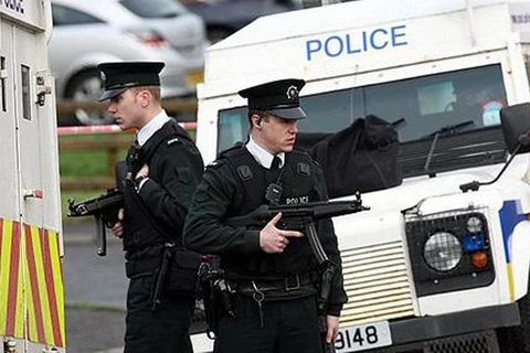 Bắc Ireland: Bắt giữ bốn nghi phạm khủng bố bom thư