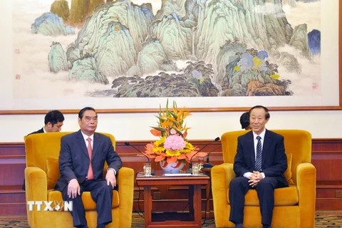 Thường trực Ban Bí thư bắt đầu chuyến thăm Trung Quốc 