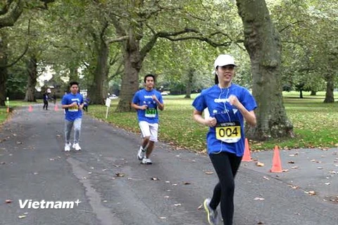 Trí thức trẻ Việt Nam tổ chức giải chạy từ thiện tại Anh