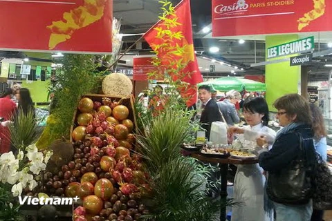 Hàng hóa Việt Nam "đổ bộ" vào siêu thị ở thủ đô của Pháp