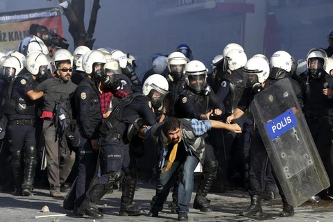 Thổ Nhĩ Kỳ tăng cường an ninh đối phó với làn sóng bạo lực