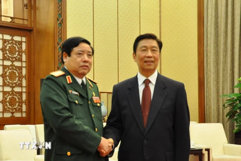 Phó Chủ tịch Trung Quốc tiếp đoàn quân sự cấp cao Việt Nam