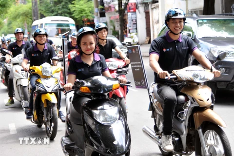 Campuchia tìm hiểu việc đội mũ bảo hiểm điều khiển xe ở Việt Nam 