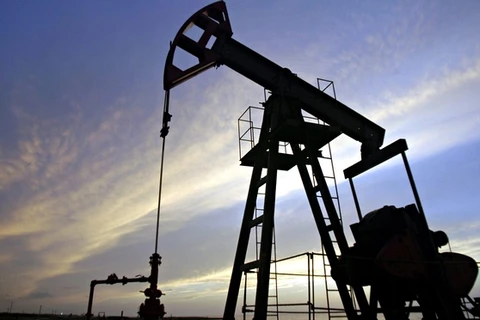 Giá dầu vẫn giảm bất chấp GDP quý Ba của Mỹ tăng mạnh