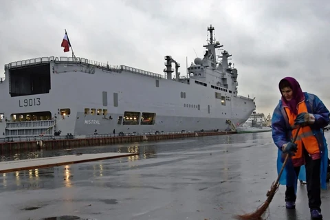 Pháp không bị áp lực trong chuyển giao 2 chiến hạm cho Nga