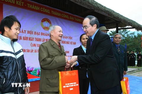 Chủ tịch MTTQ Việt Nam dự Ngày hội đại đoàn kết tại Tân Trào