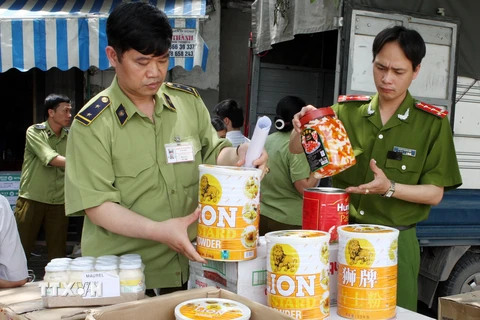 Nam Định thu 1,5 tấn hóa chất thực phẩm không rõ nguồn gốc