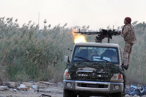 Quân đội Libya tiếp tục không kích phiến quân, gây thương vong