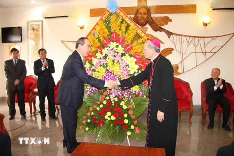 Chủ tịch MTTQ chúc mừng Giáng sinh tại Tòa Giám mục Xuân Lộc
