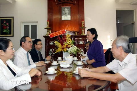 Chủ tịch MTTQ Việt Nam thăm cán bộ, gia đình chính sách ở TP.HCM