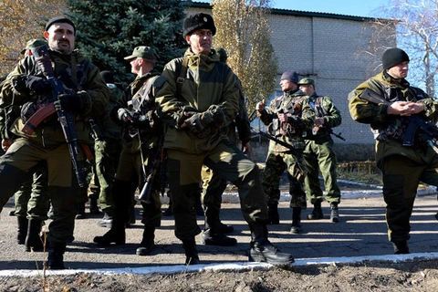 Hai phe ở Ukraine cáo buộc lẫn nhau vi phạm lệnh ngừng bắn