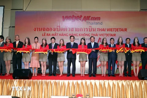 Thủ tướng dự các sự kiện thúc đẩy hợp tác kinh tế Việt-Thái