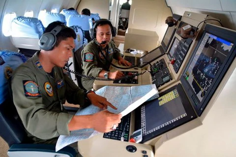 Malaysia, Australia bắt đầu tham gia tìm kiếm máy bay AirAsia