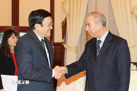 Chủ tịch nước Trương Tấn Sang tiếp Đại sứ Algeria chào từ biệt 