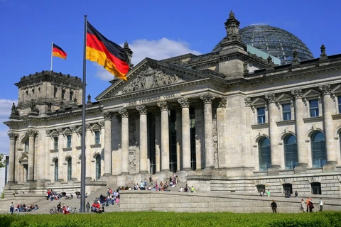 Tòa nhà Quốc hội Đức bị rải tờ rơi đe dọa tấn công khủng bố
