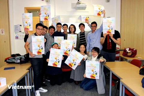 Sinh viên Việt chuẩn bị ngày hội "Sắc màu Việt Nam" ở London 