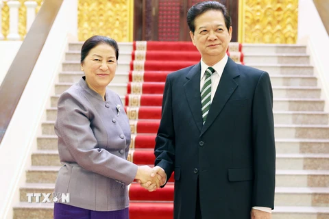 Thủ tướng đề nghị Quốc hội Lào hỗ trợ doanh nghiệp Việt Nam